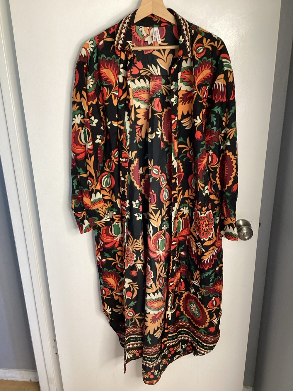 Floral Printed Long Dress in Black and Multicolor 1X - Picture 10 of 12
